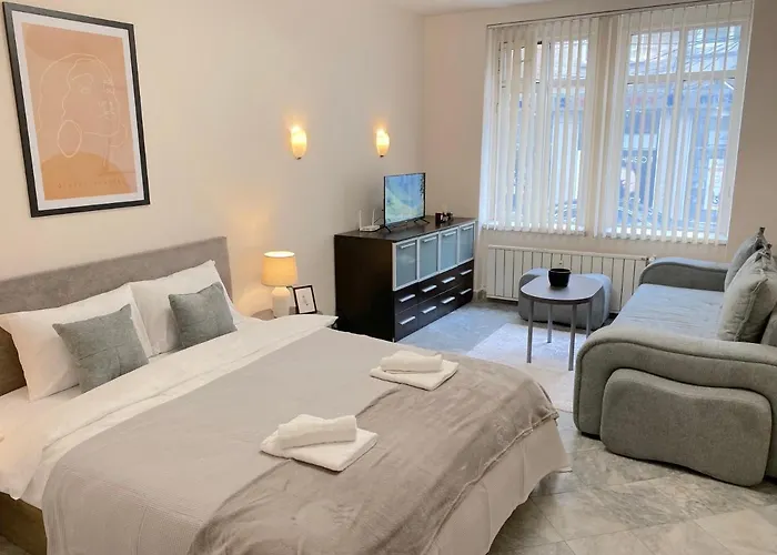 Centre 1br For 4 Guests & Fast Wifi דירה *